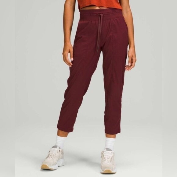 🛑 Lululemon Red Merlot Dance Studio Crop 25" - 8 - Picture 1 of 14